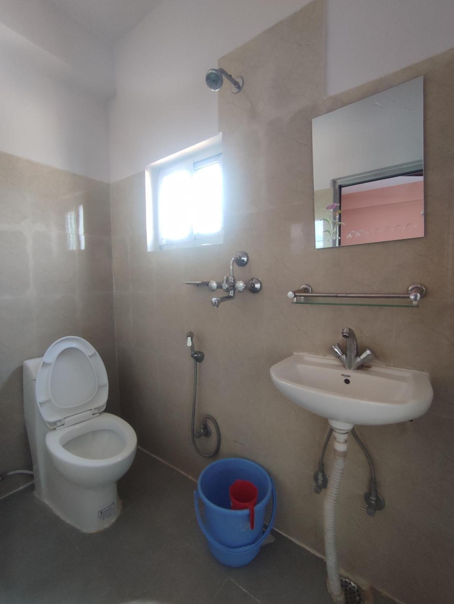 פוקהרה Krishna Inn מראה חיצוני תמונה