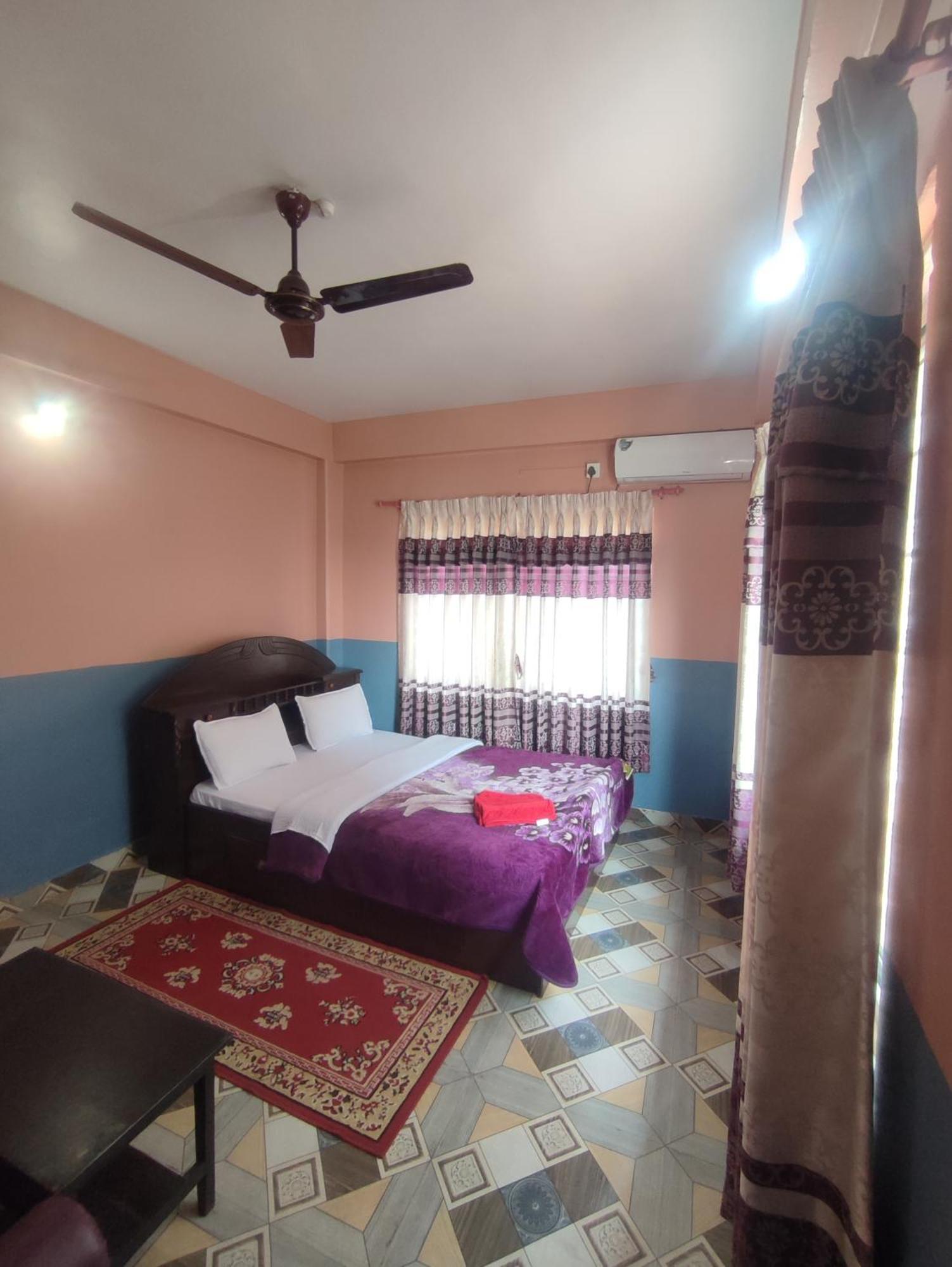 פוקהרה Krishna Inn מראה חיצוני תמונה