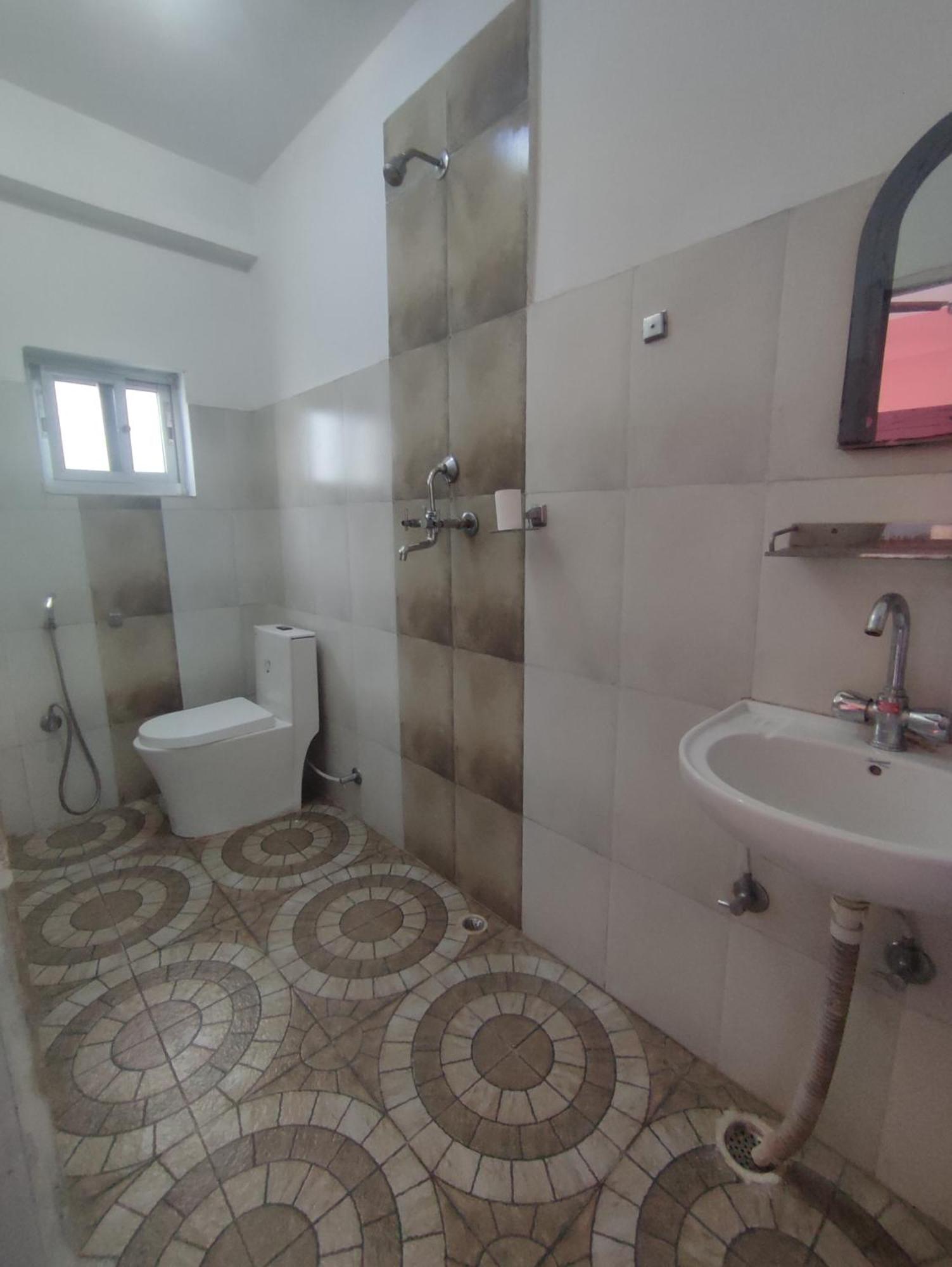 פוקהרה Krishna Inn מראה חיצוני תמונה