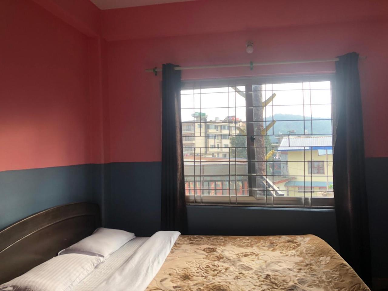 פוקהרה Krishna Inn מראה חיצוני תמונה