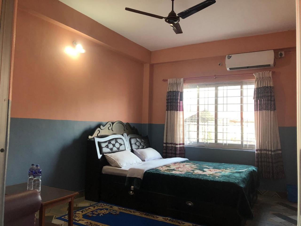 פוקהרה Krishna Inn מראה חיצוני תמונה