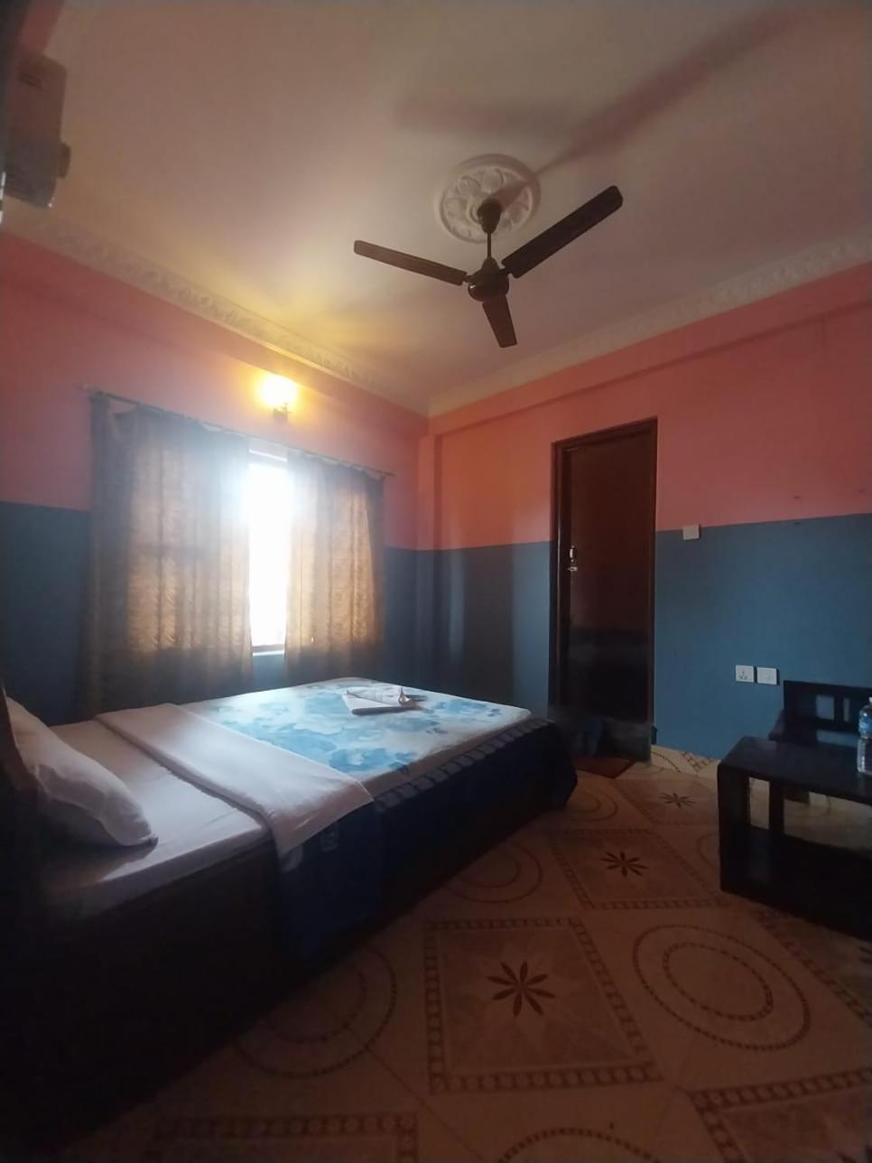 פוקהרה Krishna Inn מראה חיצוני תמונה